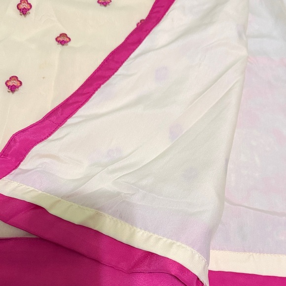 Elegant Pink and Cream Floral kameez with dupatta - Picture 8 of 10